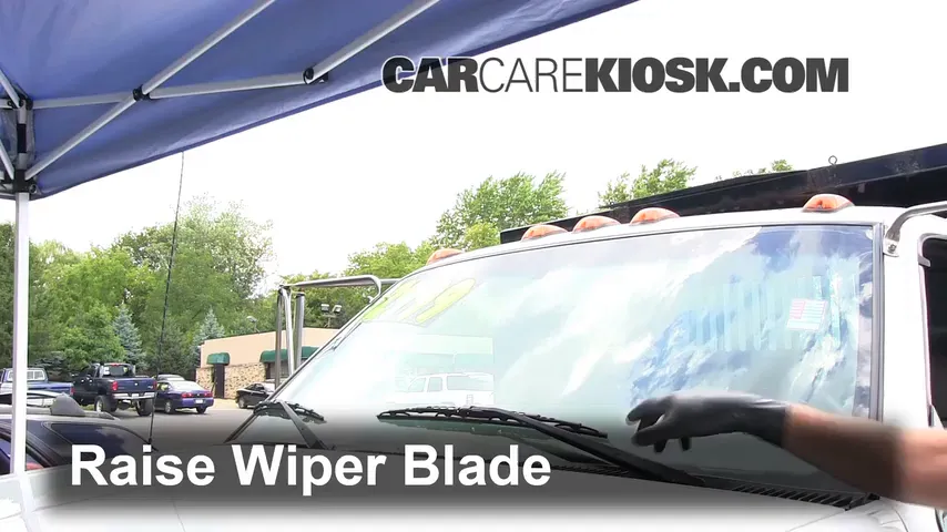 2000 Chevrolet K3500 6.5L V8 Turbo Diesel Cab and Chassis Windshield Wiper Blade (Front)